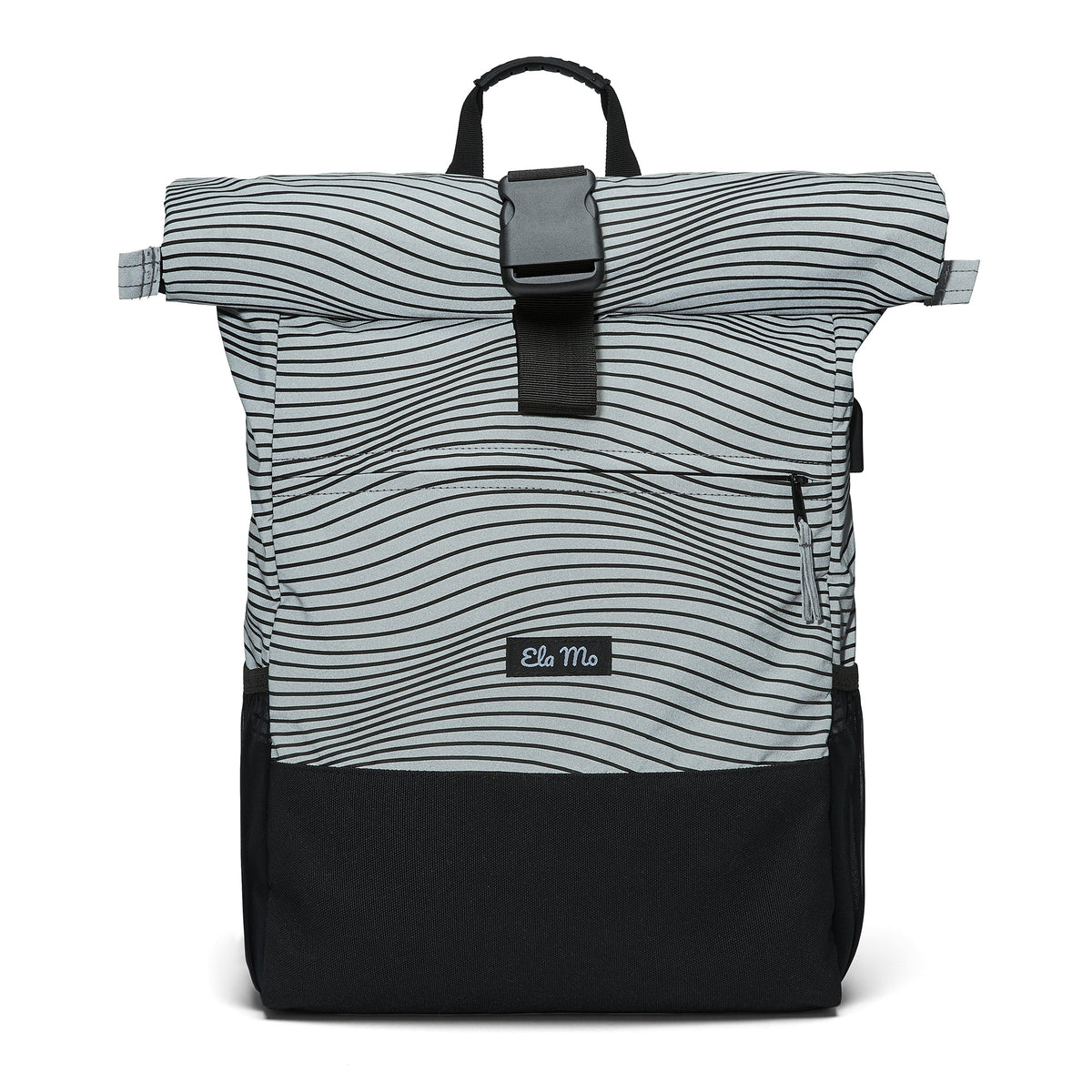 Ela Mo™ Rolltop Rucksack Night Edition | Wave. Vorderseite des Rucksacks mit Herstellerlogo und Außenfach.