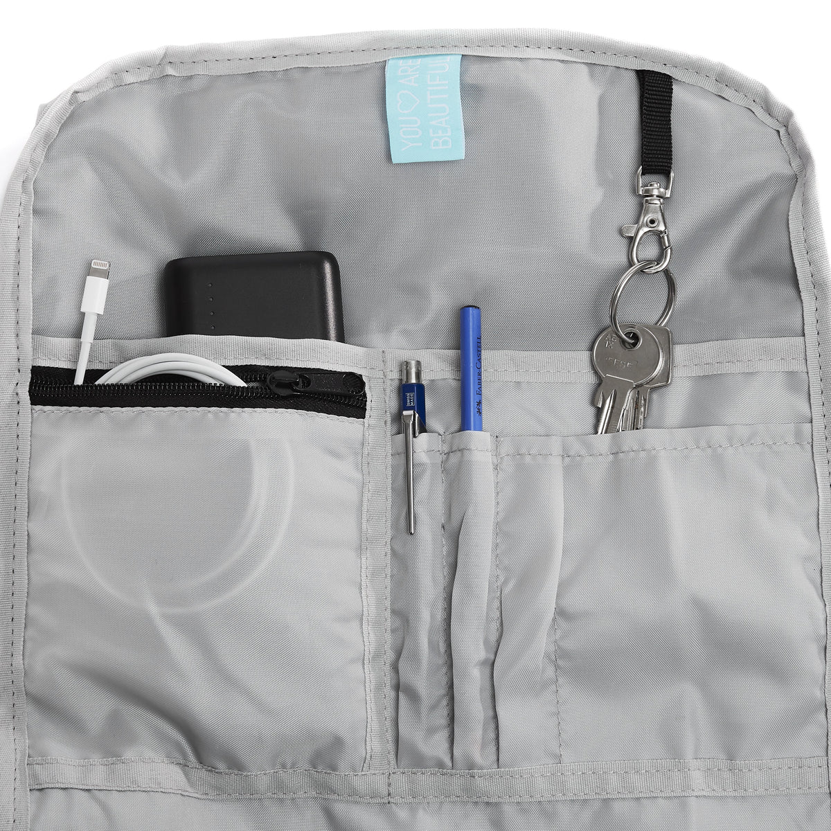 Ela Mo™ Rolltop Rucksack | Berry. Innenbereich des Rucksacks mit separatem Laptop- und Tablet-Fach.