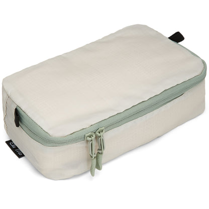 Ela Mo™ Packtaschen-Set | 5-teilig. Kleine Tasche des Sets in Form einer Kosmetiktasche, in Grau.