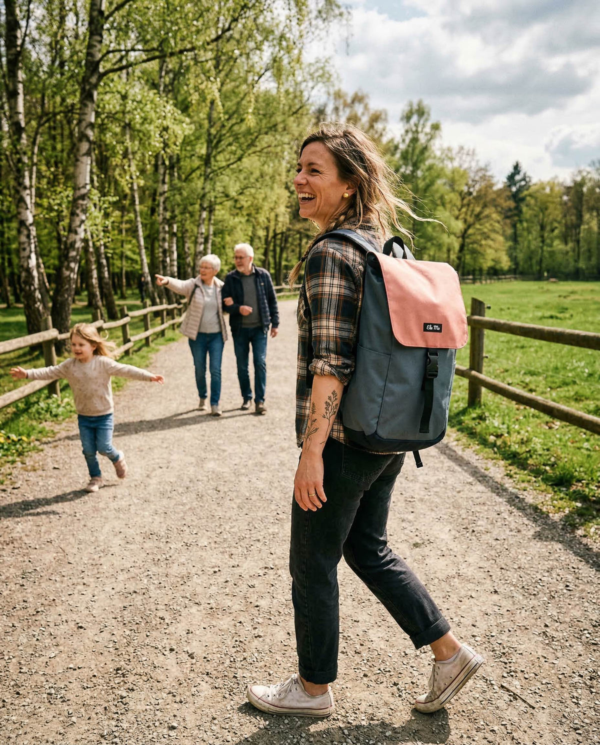 Ela Mo™ Everywhere Rucksack | Salmon
