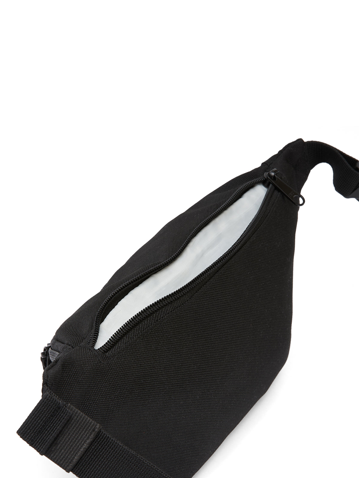 Ela Mo™ Hipbag | Schwarz, geöffnet – mit weißem Innenbereich