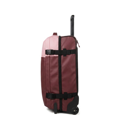 Ela Mo™ Reisetasche mit Rollen 78 Liter | Coated Edition Dark Berry