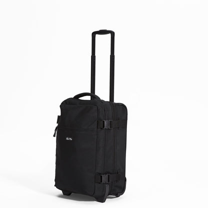Ela Mo™ Reisetasche mit Rollen 42 Liter | Black. Eine Reisetasche auf weißem Hintergrund mit hochgezogenem Griff.