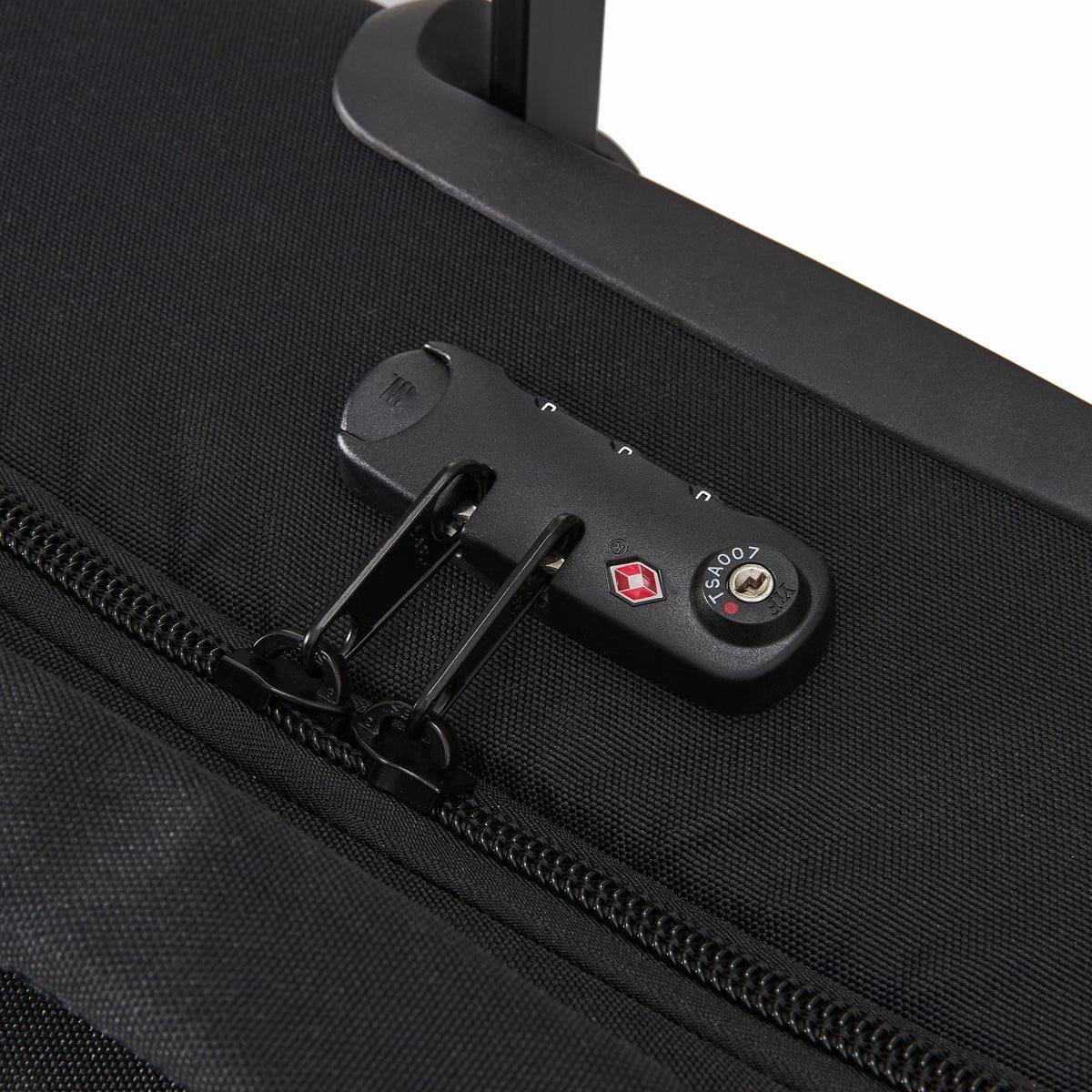 Ela Mo™ Reisetasche mit Rollen 42 Liter | Black. TSA-Schloss mit Reißverschluss an der Reisetasche.