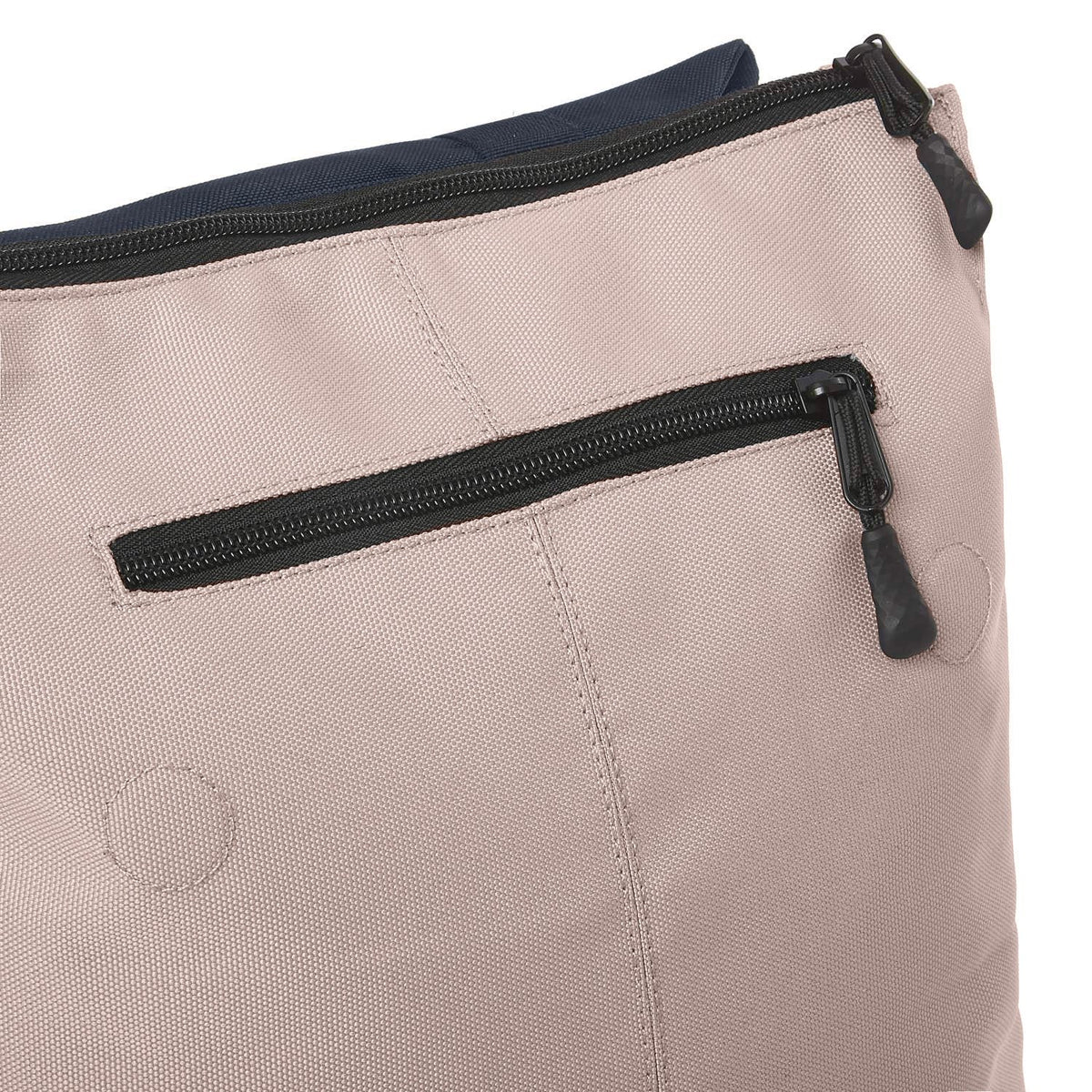 Ela Mo™ Daypack Rucksack | Pink & Blue. Zwei Hauptfächer des Rucksacks mit Reißverschluss im oberen Bereich.